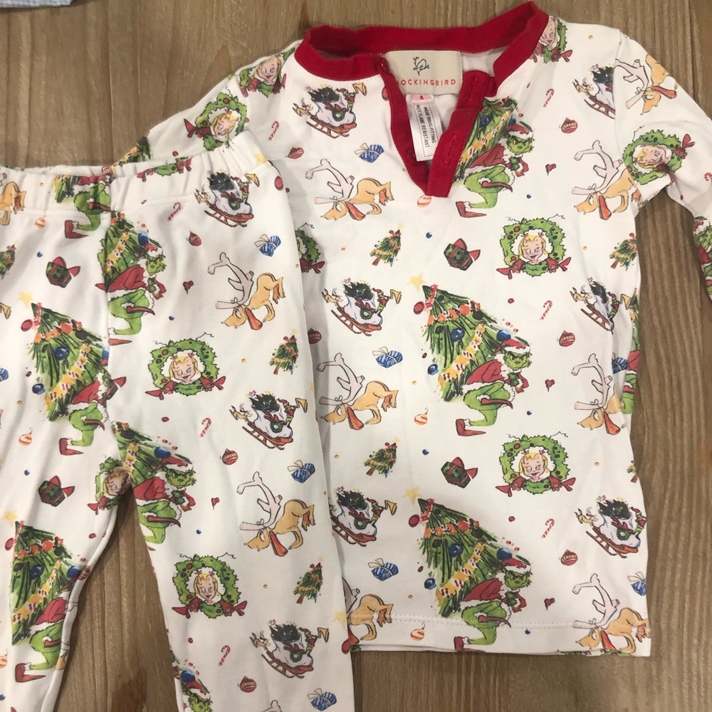 Smockingbird Size 4T Grinch toddler Pajamas. Gently used.